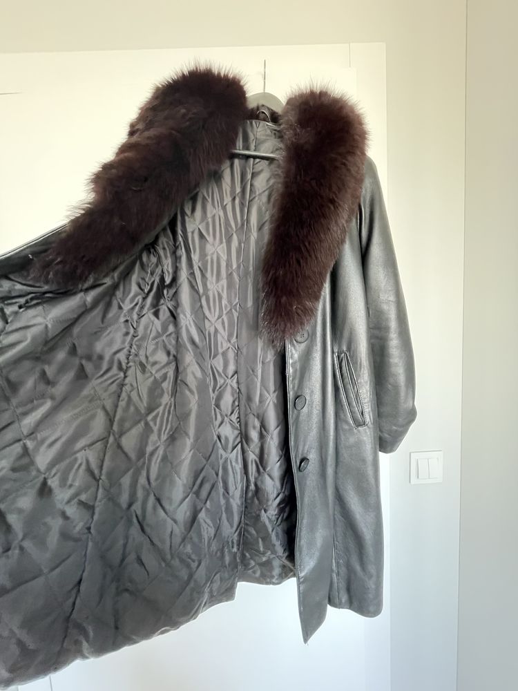 Skórzany płaszcz z naturalnym futrem - L/XL