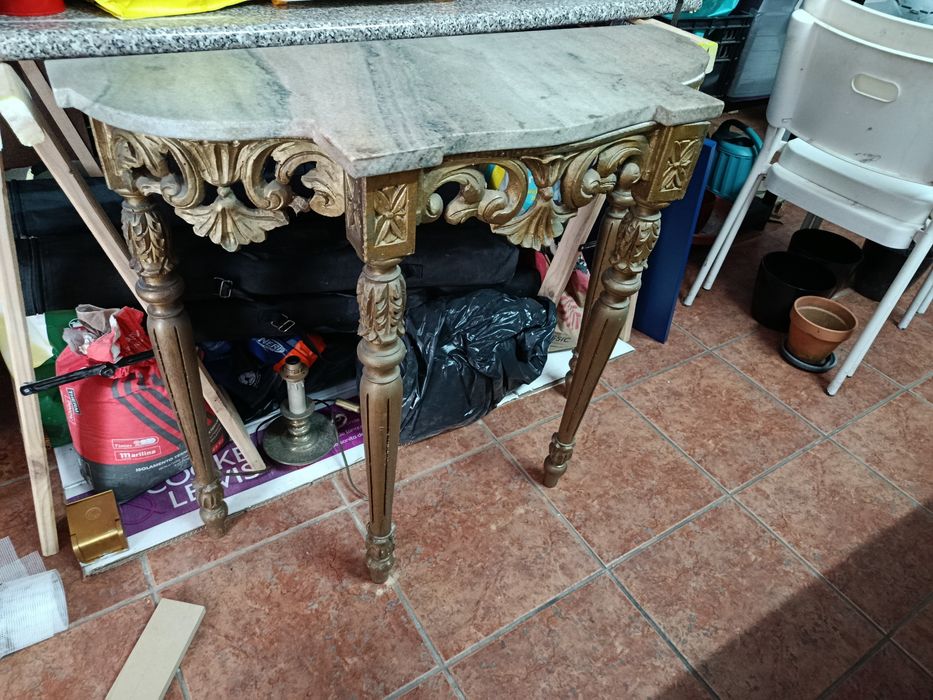 Consola/ credencia em madeira