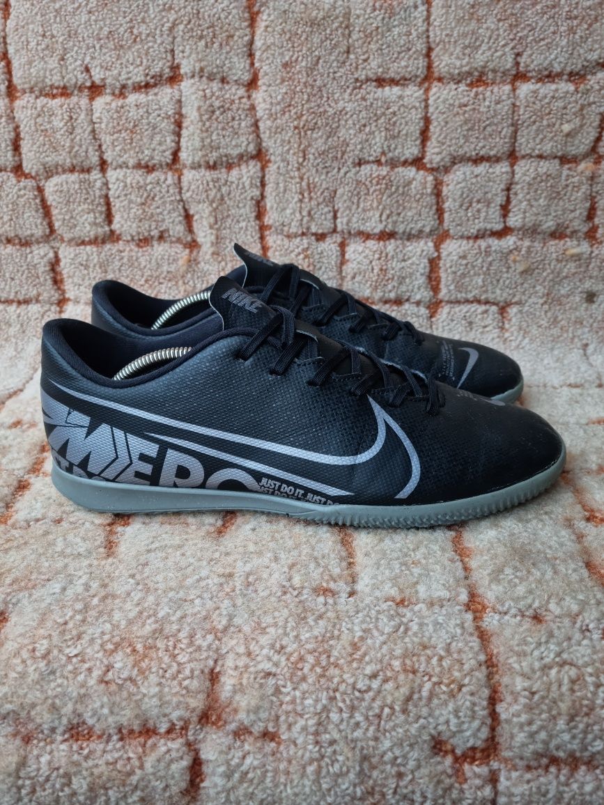 Футзалки бутсы Nike