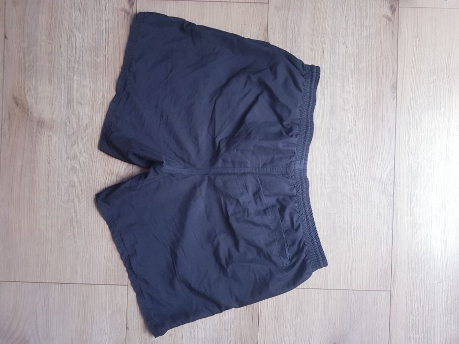 Sportowe spodenki szorty meskie marki Umbro rozmiar 2XL.