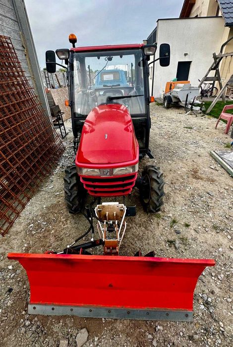 Traktorek ogrodowy rolniczy sadowniczy Yanmar z kabiną