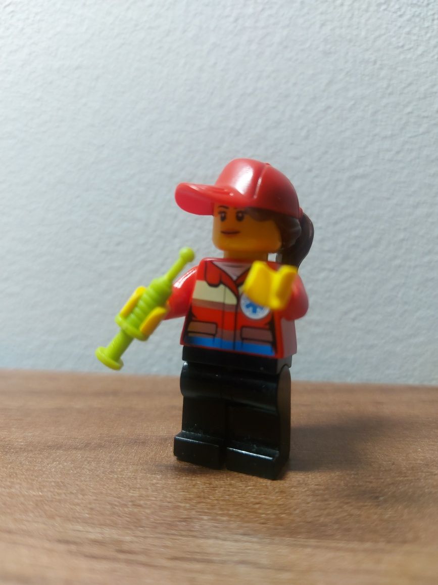 LEGO - minifigurka - medyczka