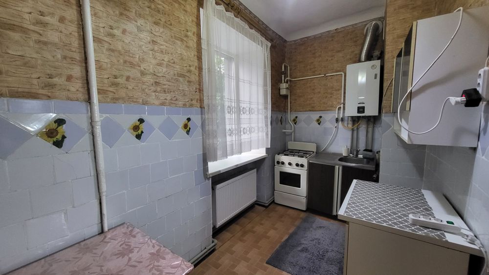Здам 2ккв в Центрі з газовим опаленням!