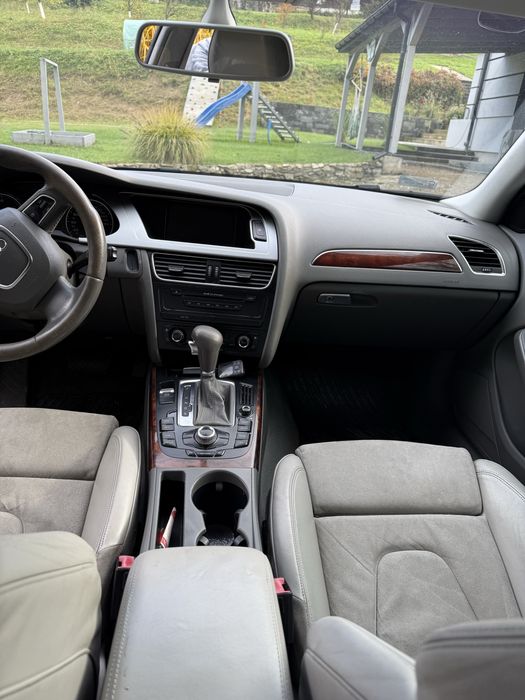 Samochód audi a4b8 na części