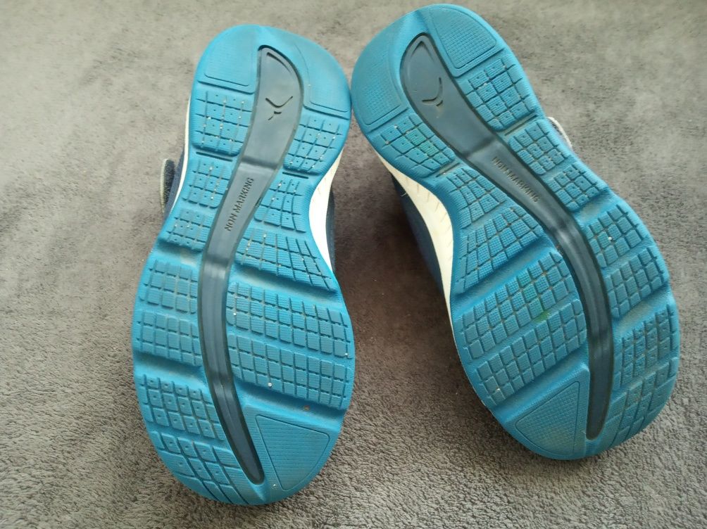 Buty chłopięce rozm. 26 Decathlon