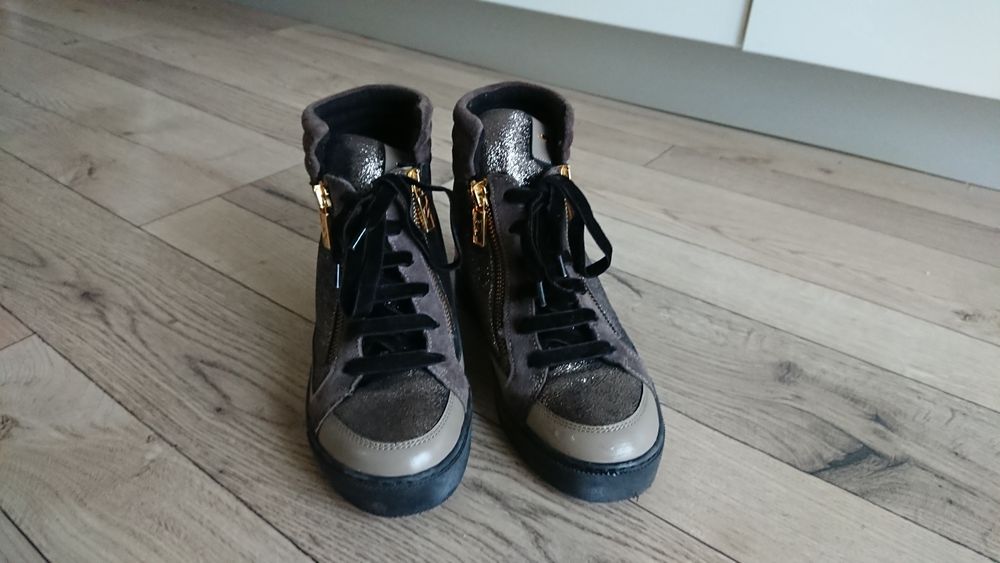 Осінні жіночі черевички 36 розмір .Італія. Gommus.