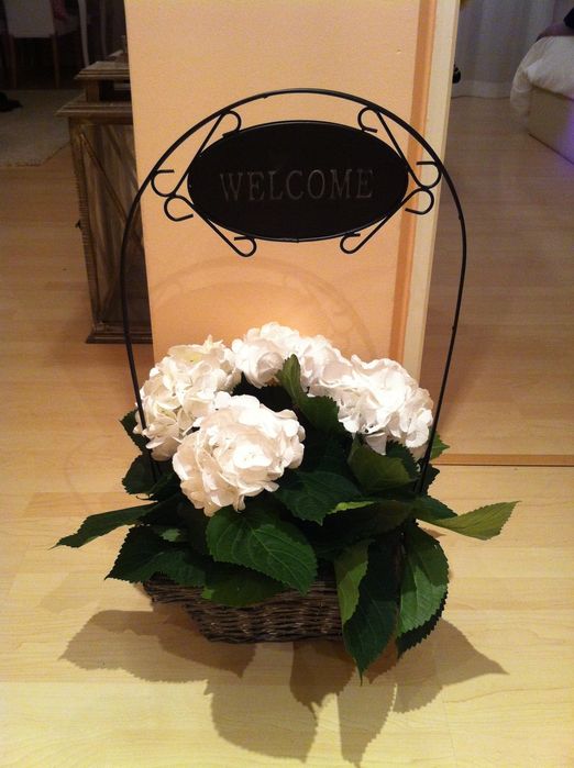 Cesto com placa Welcome, novo