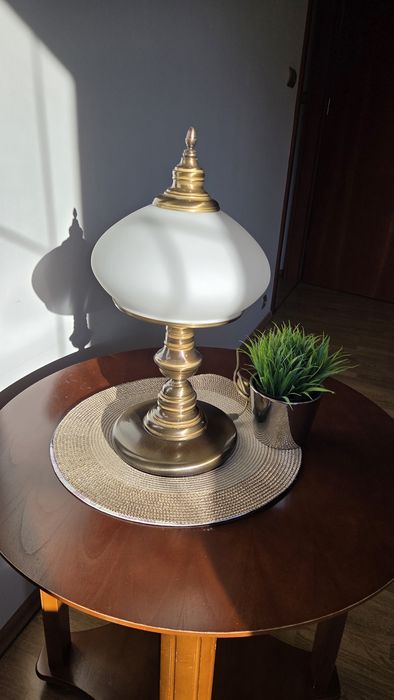 Lampka nocna do sypialni lub salonu