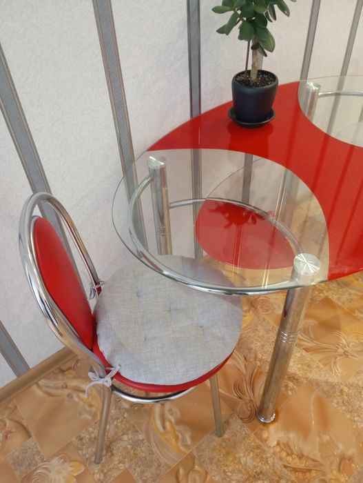 Кухонний комплект для кухні Бровари 
Скляний