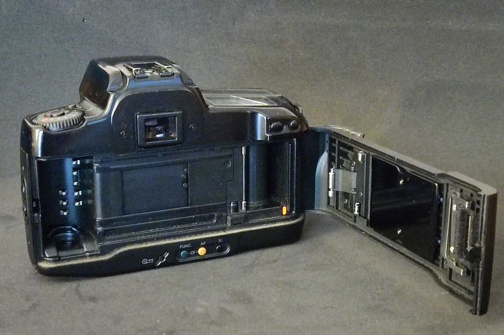 Câmara Canon EOS 10 - Analógica