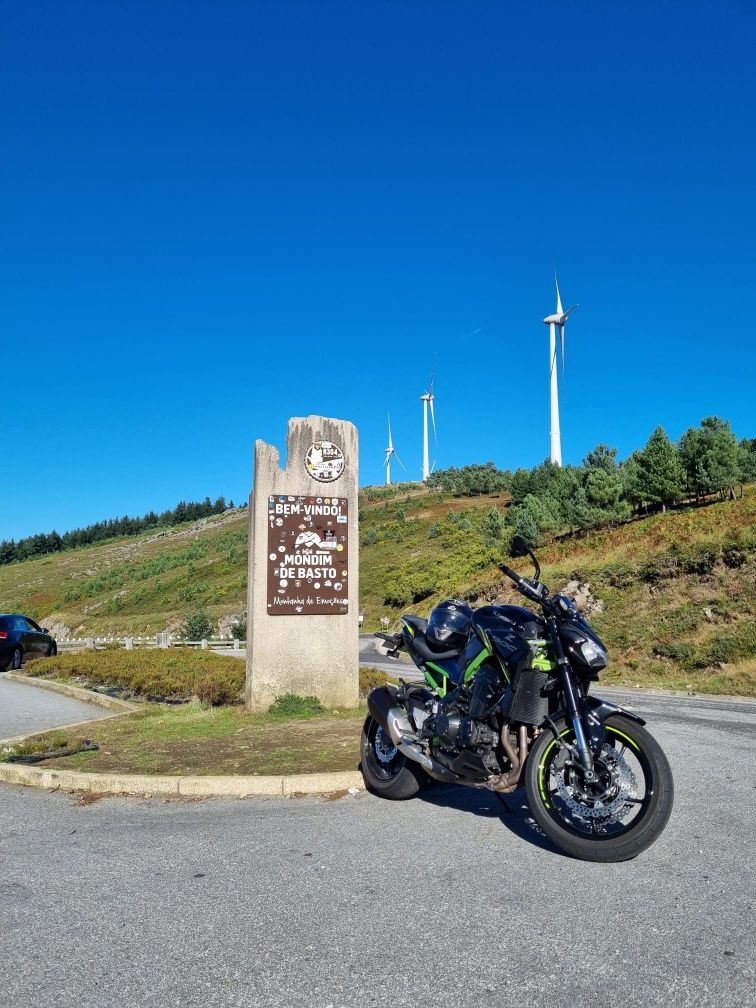 Kawasaki Z900 como nova!