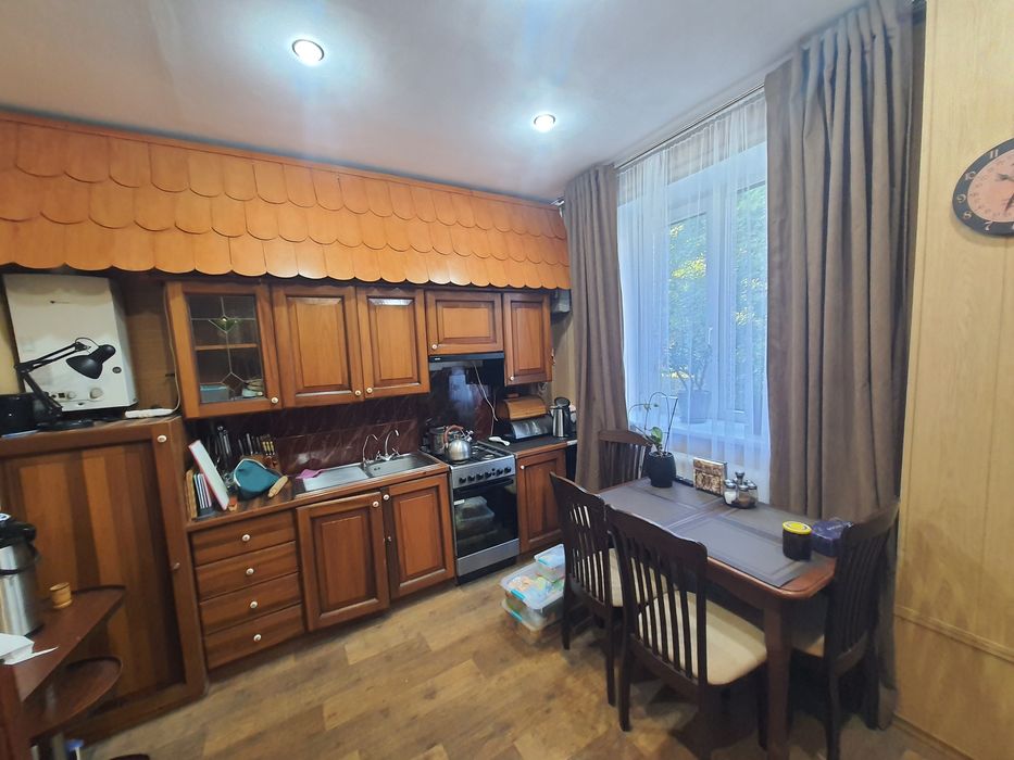 Продам 3к кв  80м2 вул Соц.містечко супер локація 100м Київський Шлях