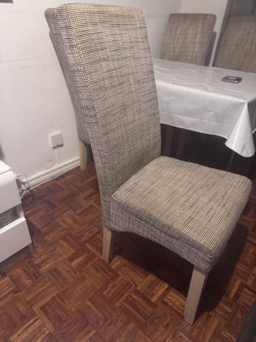 Vende se cadeiras de mesa semi usadas cremes