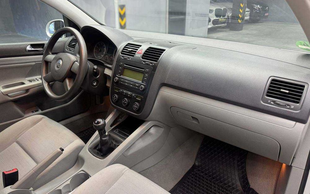 Volkswagen Golf 2003