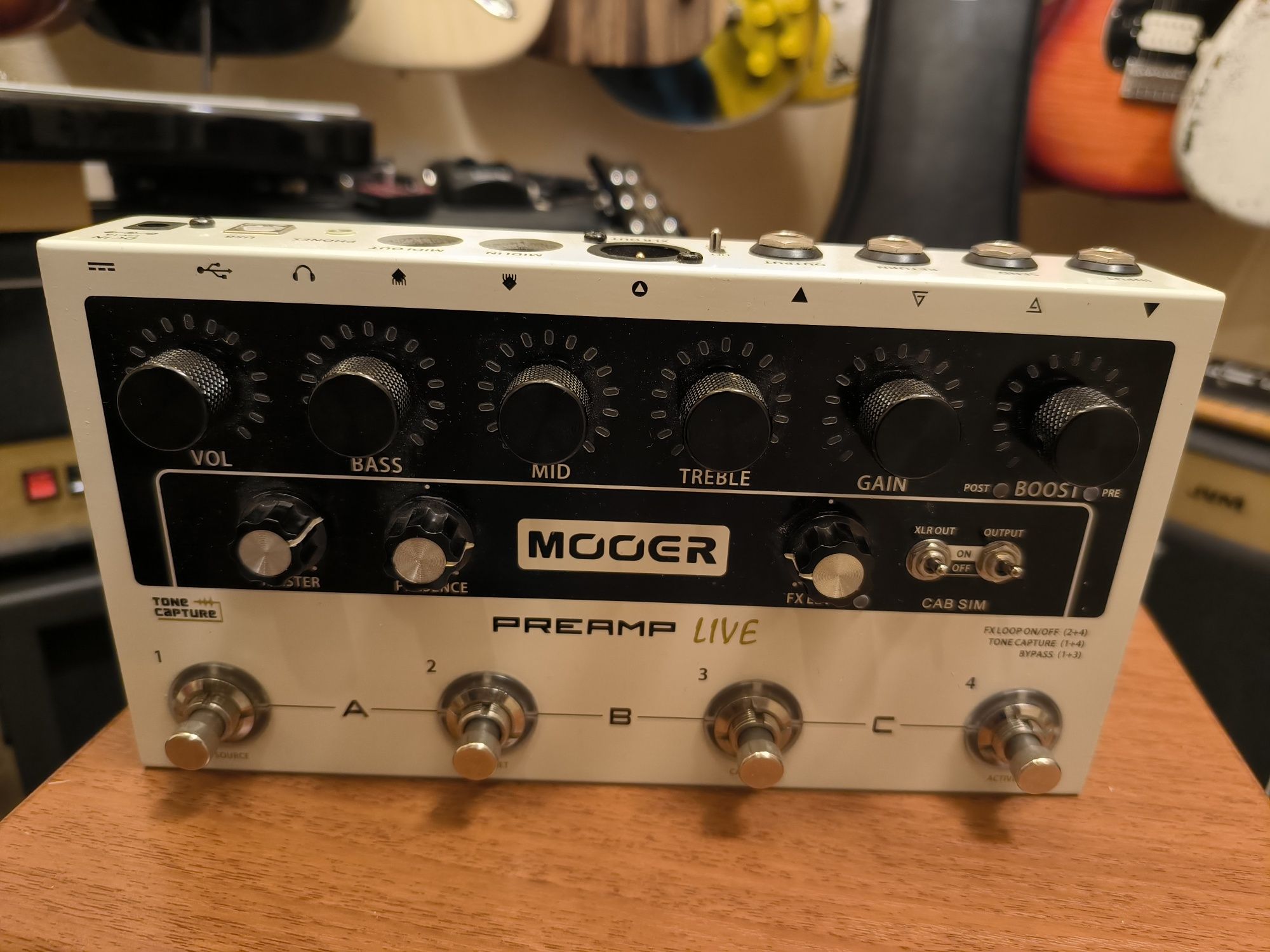 Mooer Preamp Live + блок живлення Mooer (чудовий стан)