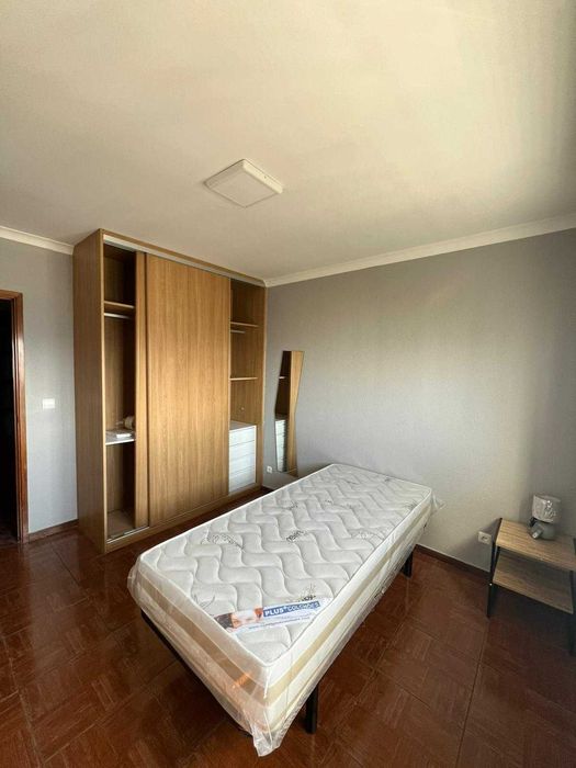 Arrenda-se Quarto Luminoso  perto de tudo!