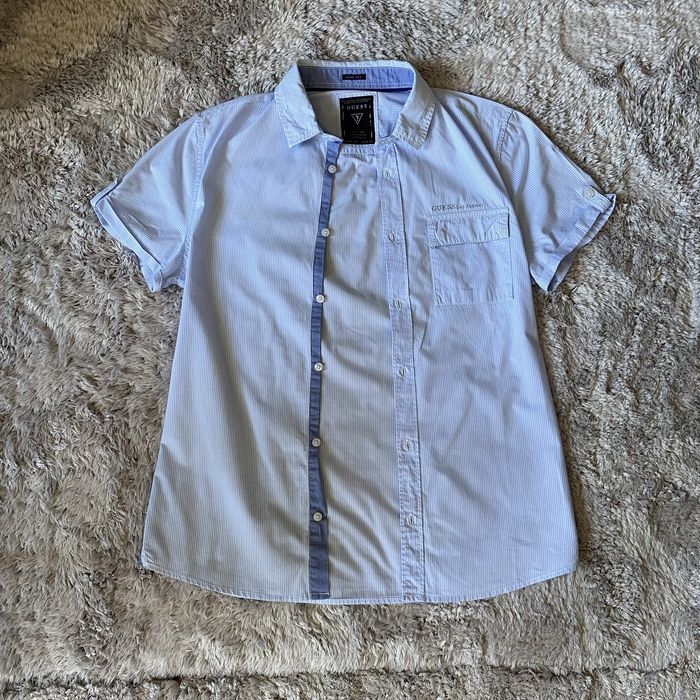 Camisa azul clara às riscas da Guess