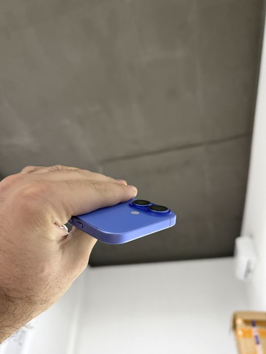 Apple iphone 16 128 gb айфон 16 як новий 100%