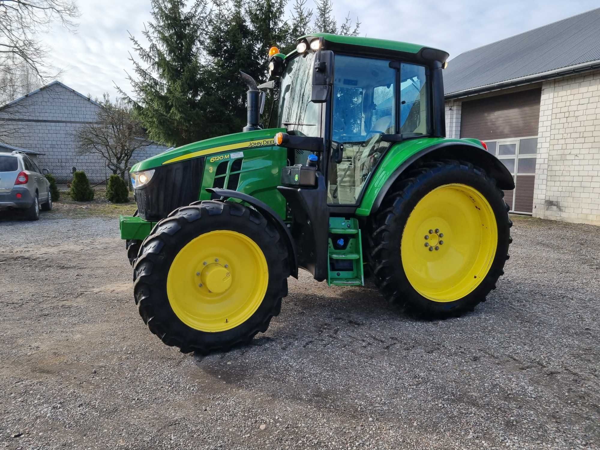 John deere 6120M  2020