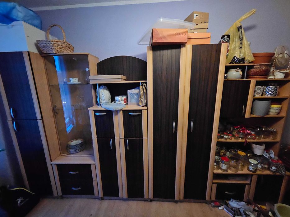 2 zestawy mebli, meblościanki