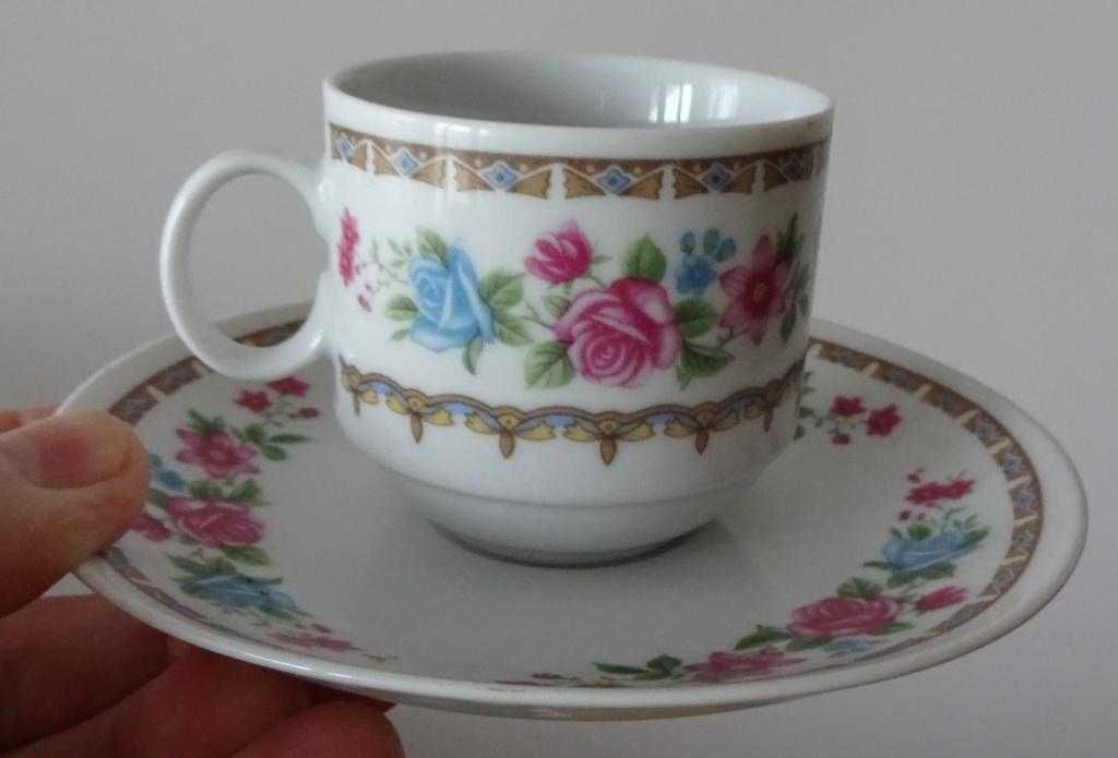 Filiżanki I Talerzyki Kolorowe, Małe - Porcelana Chińska - Stare