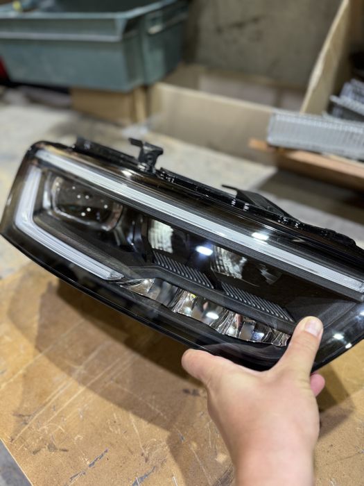 Audi Q3 8U0 фари пара Black Edition рестайлинг full led 15-18 фары