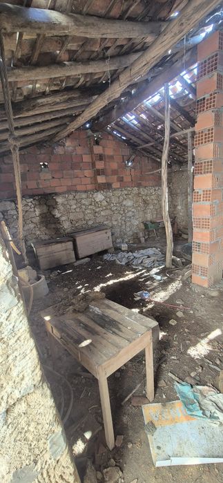 Casa para reabilitar com agua