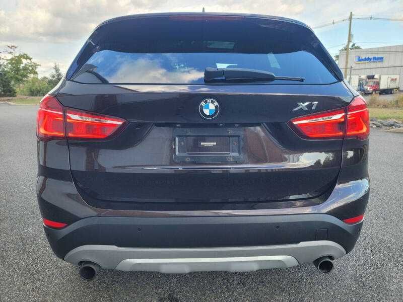 2016    BMW    X1