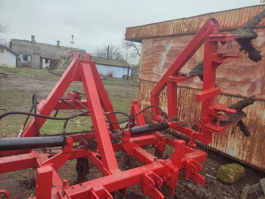 Продам оборотный плуг 5+1 и глубокорыхлитель плоскорез АКШ 5.6