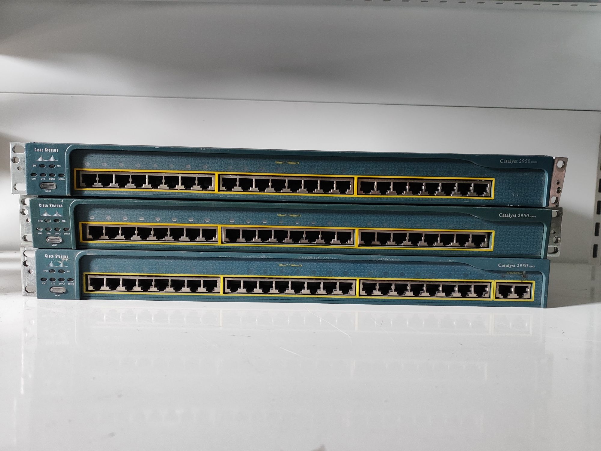Комутатор Cisco Catalyst 3750 POE-48, CiscoME 3400-24TS-A