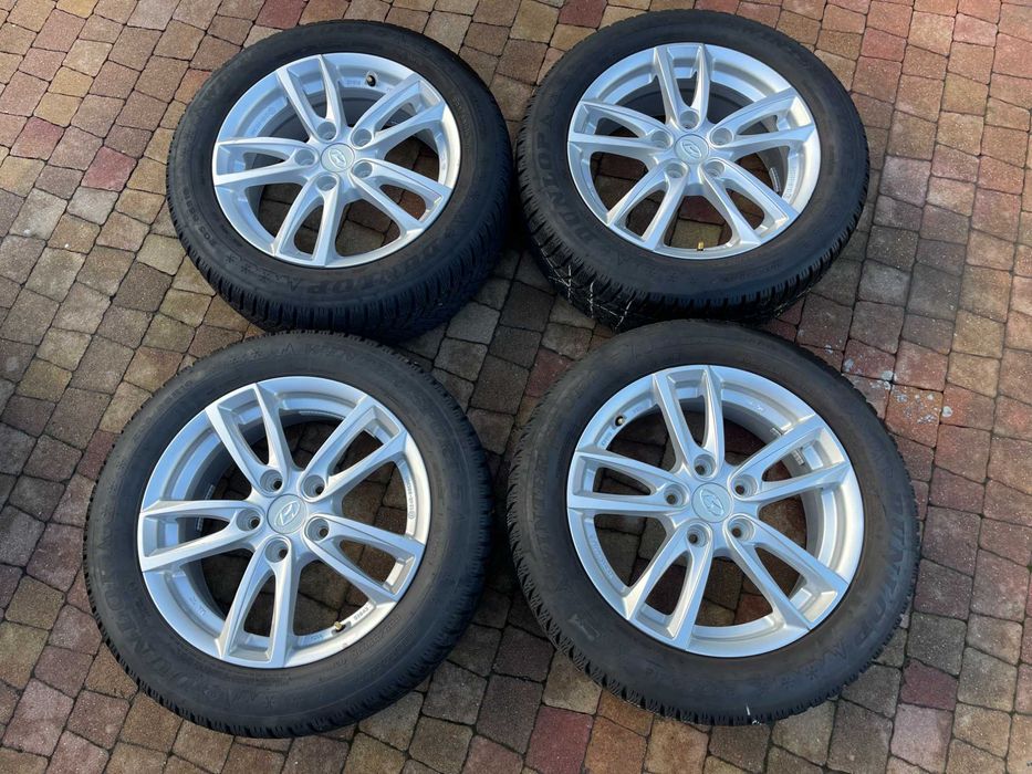 3998. Koła zimowe Hyundai i30 Kia Ceed 5x114.3 205/55/16 Dunlop 2021r