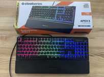 Klawiatura Steelseries APEX 3 RGB przewodowa. Podkładka pod nadgarstki