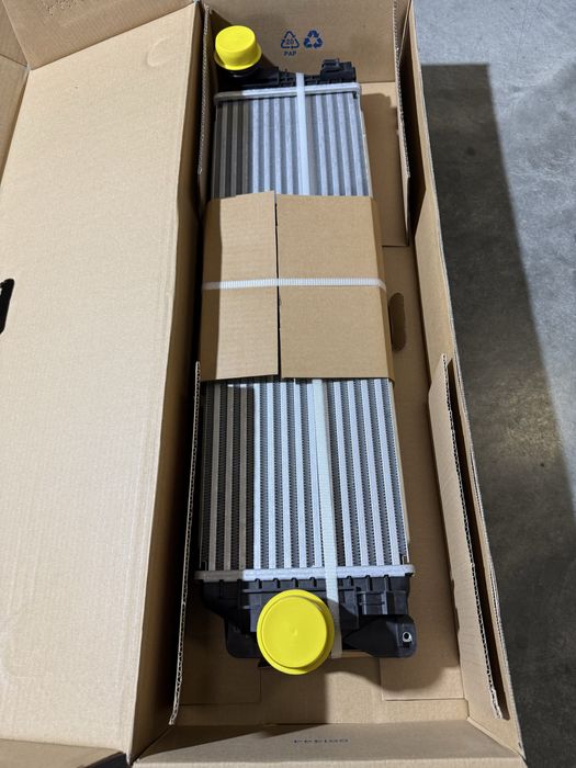 Радіатор інтеркулера интеркулер Sprinter W907 OM651 2.2 316