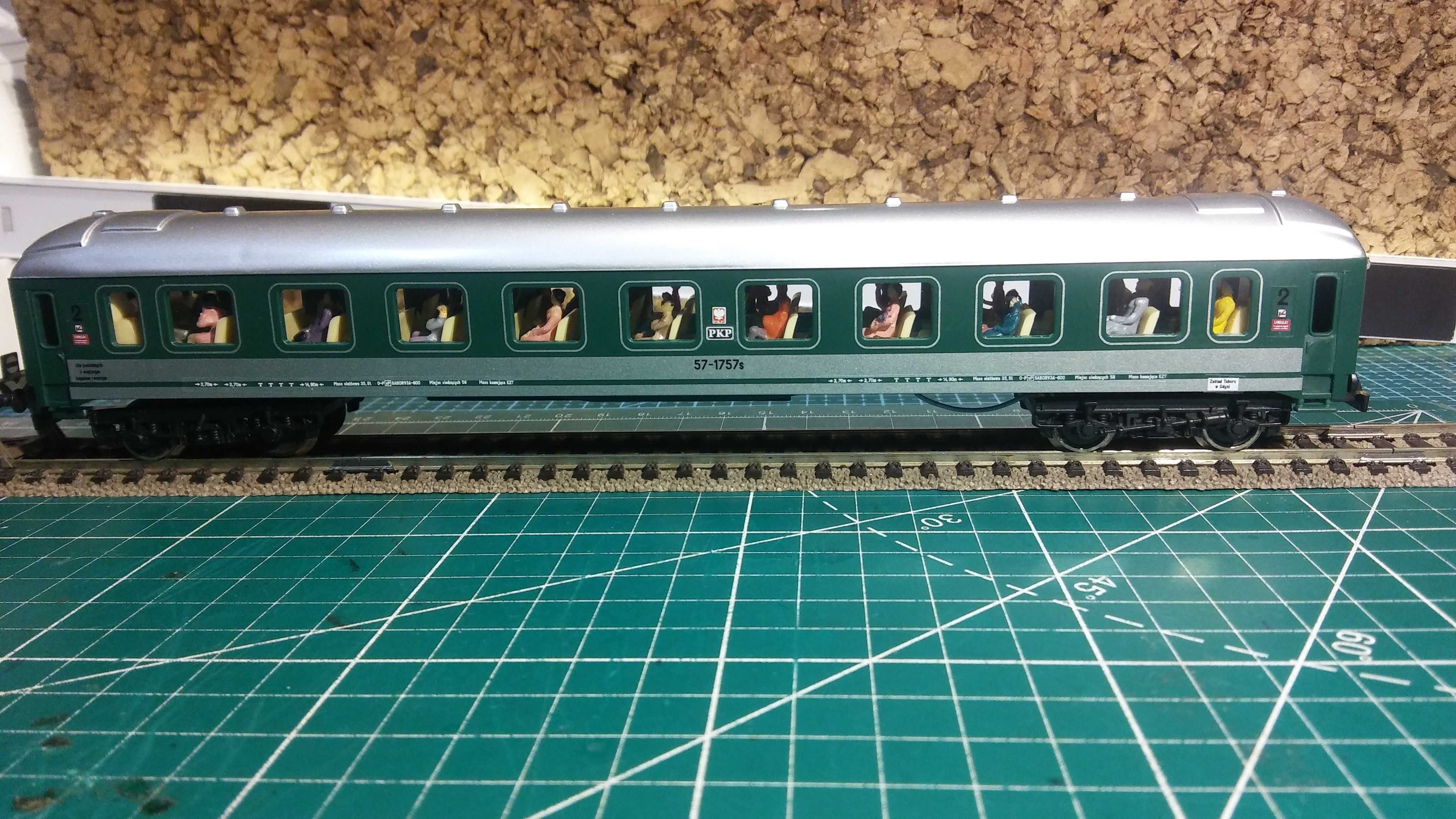 Wagon osobowy Wagony Eaglemoss H0 1:87 do złożenia+tor jak Roco i Piko