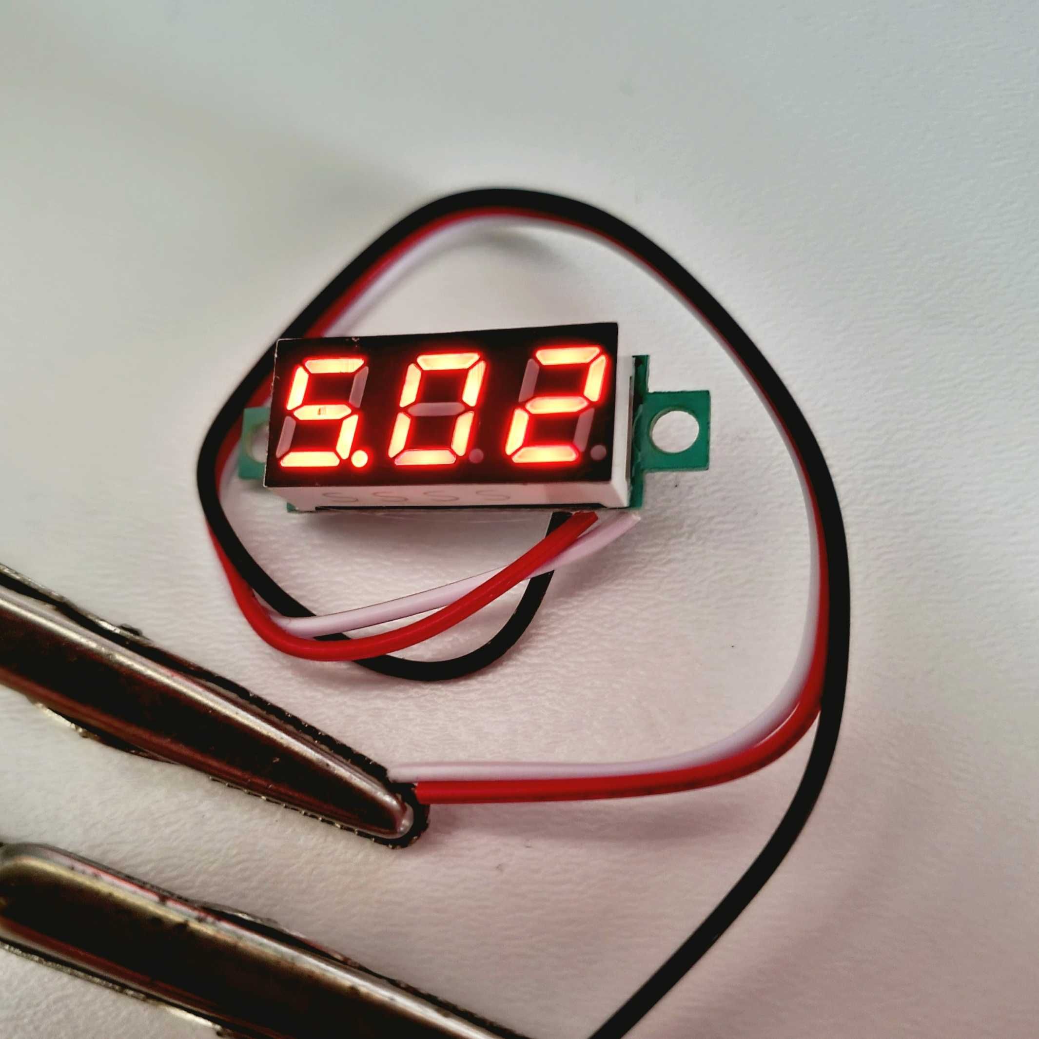 Woltomierz cyfrowy czerwony LED 0.28” DC 0-100V.