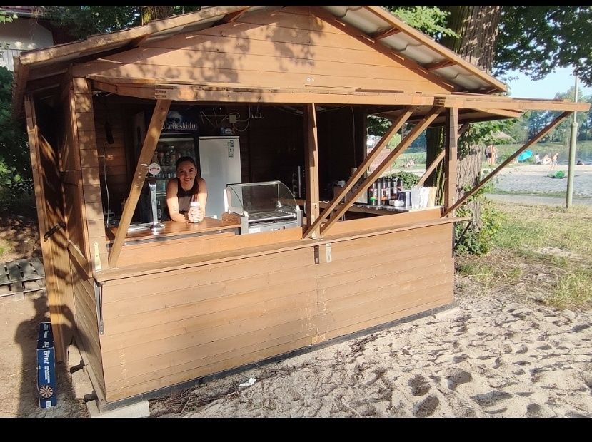 Biznes, Domek drewniany,dwie budki gastronomiczne z wyposażeniem