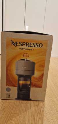 Vendo maquina café Nespresso nova