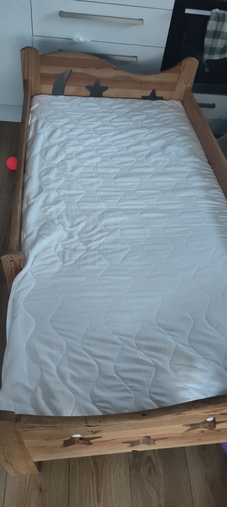 Łóżko dziecięce z materacem