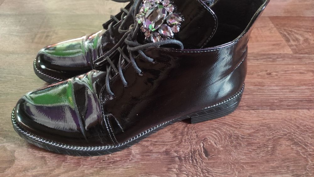 Лакові ботінки 41 р осінь весна