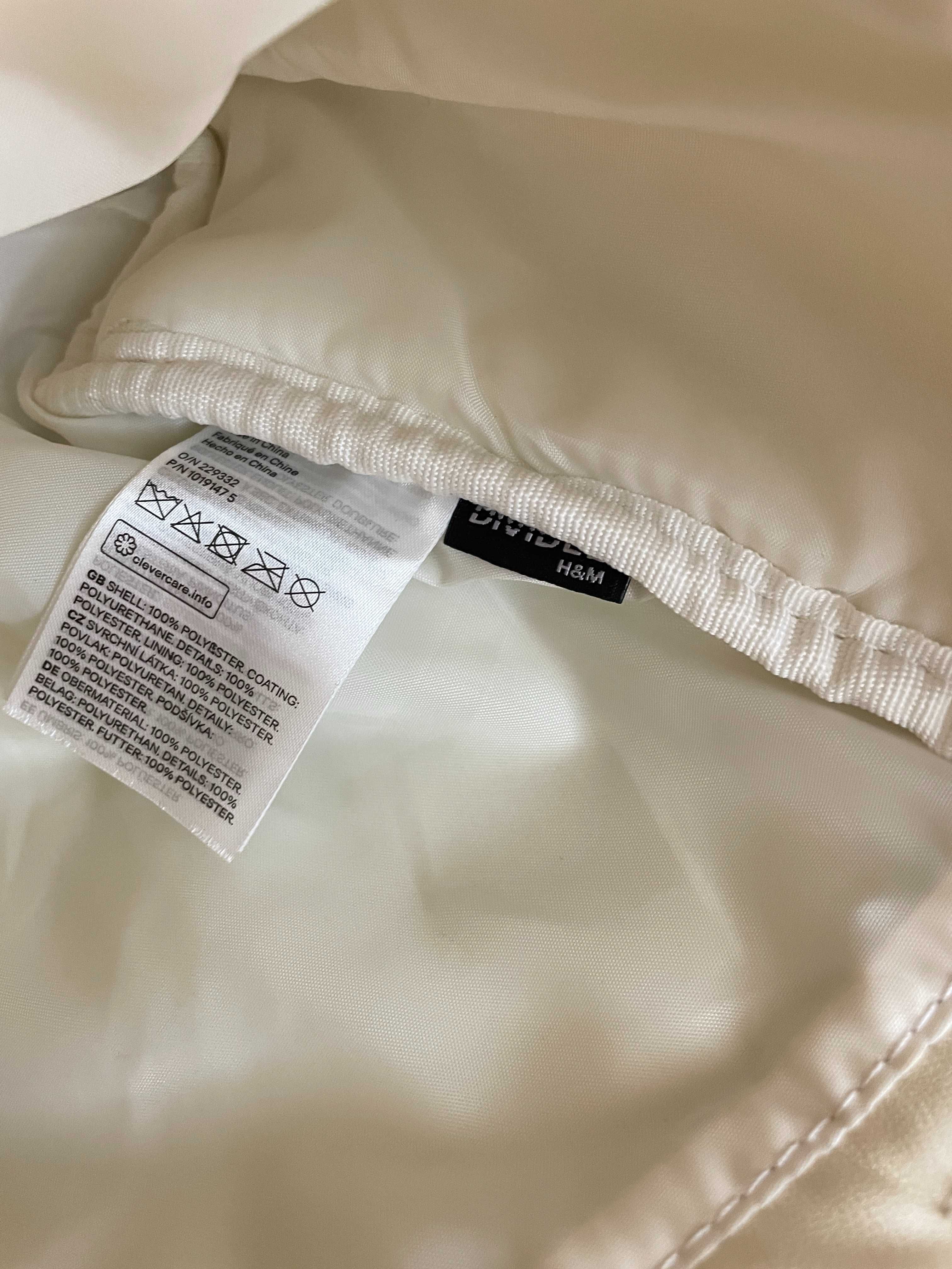 Mała torba damska pikowana beżowa Divided H&M na ramię lato