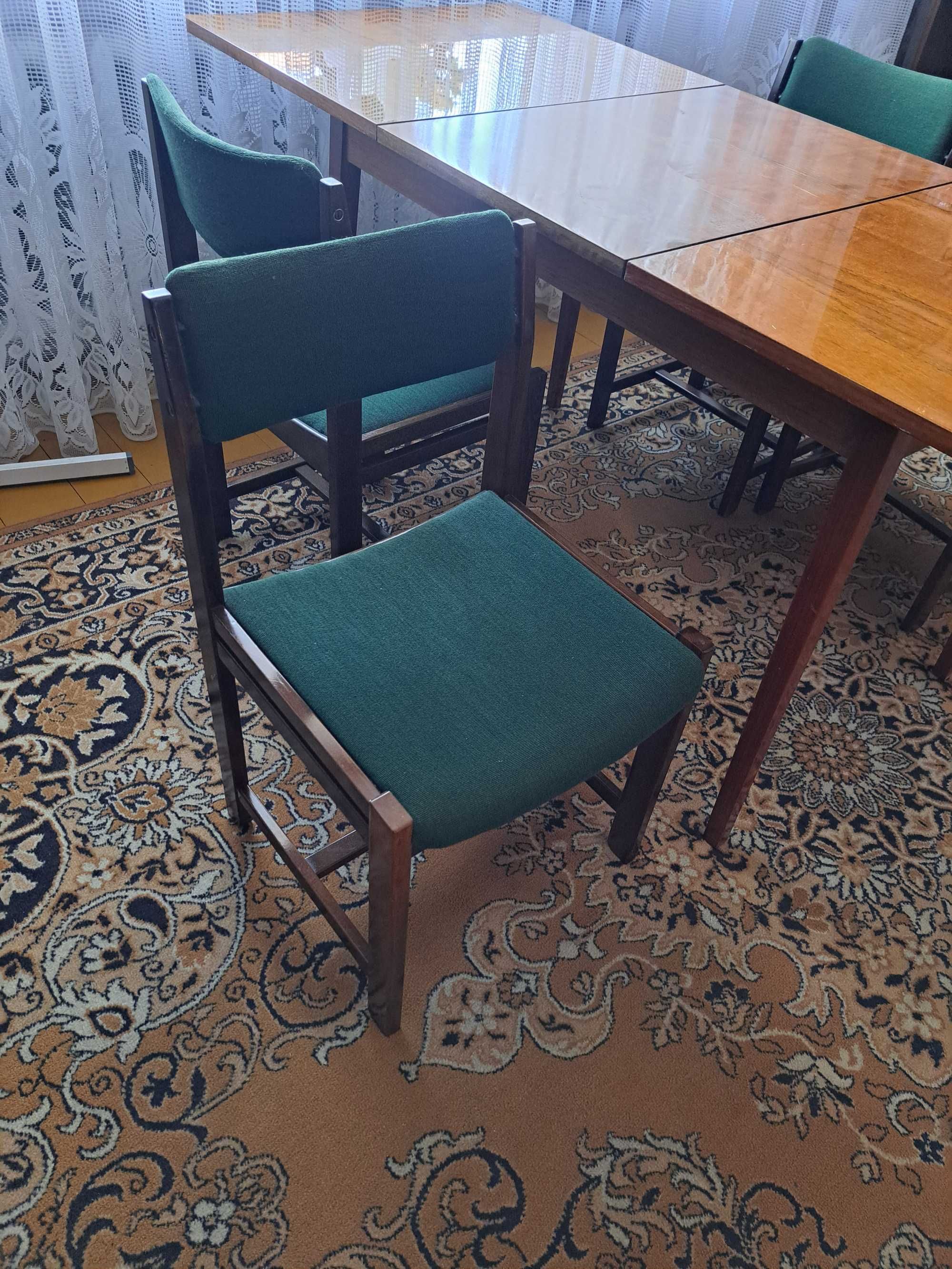 Rozkladany stol w stylu PRL