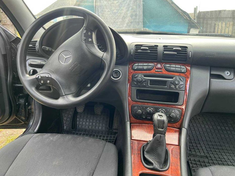 Mercedes-Benz C-Class 2003 2.2 Дизель