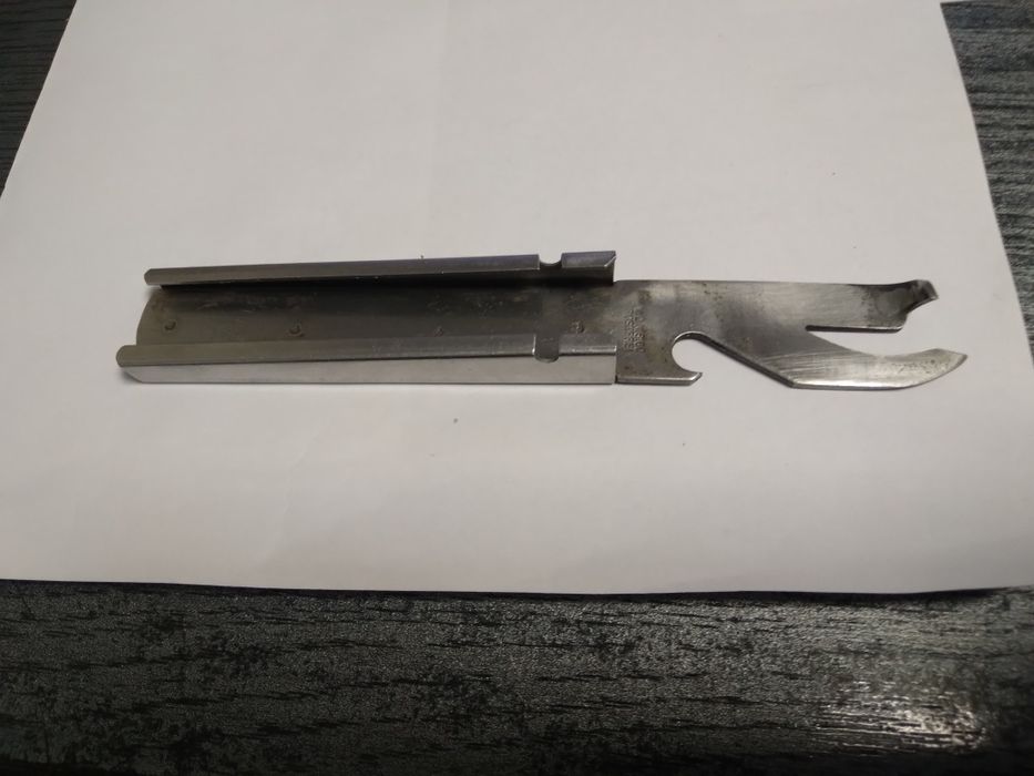 Otwieracz wojskowy konserw kapsli Bundeswehra V.D.N.S. 60