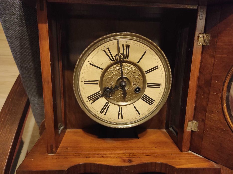 Zegar wiszący Gustav Becker