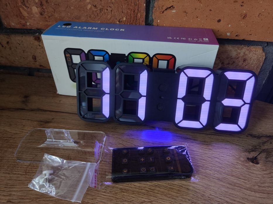 Zegar Budzik cyfrowy elektroniczny LED Duży 3D z Alarmem i Pilotem