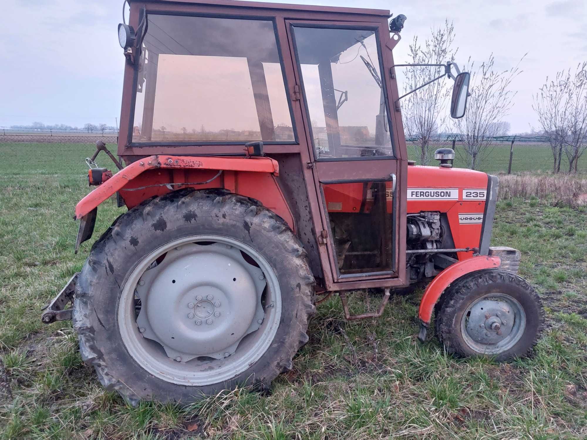 Massey Ferguson 235