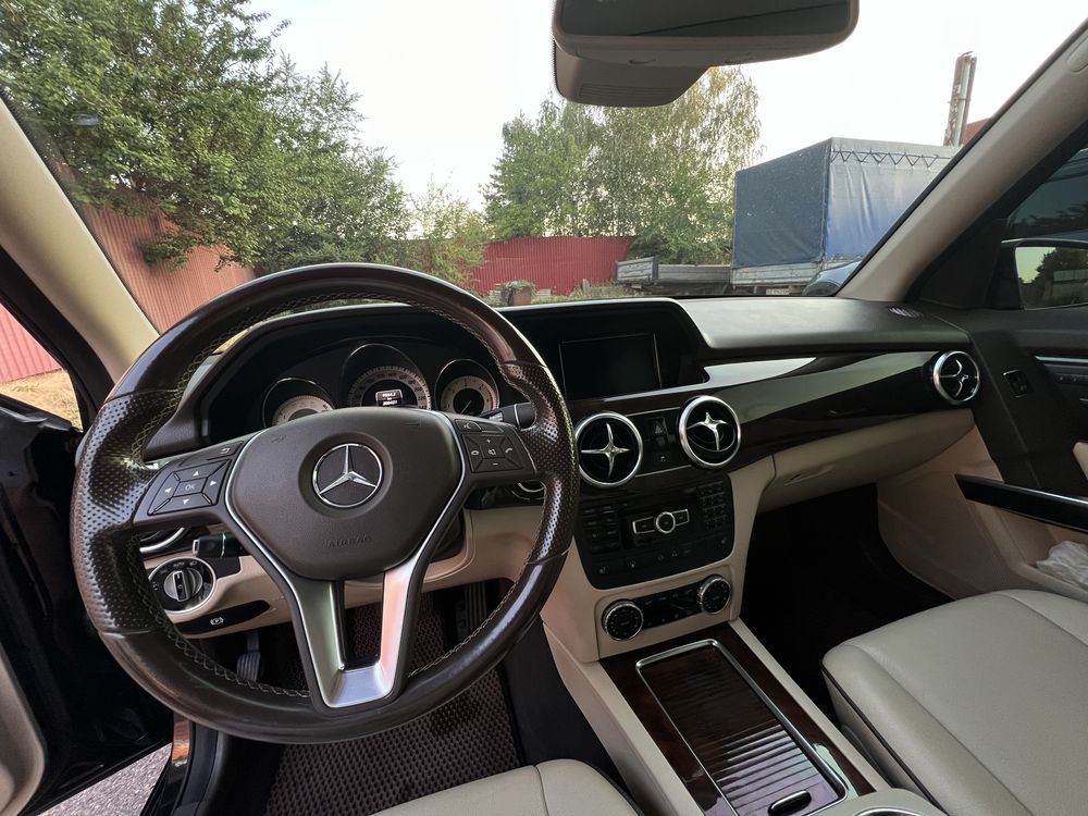 Продам Mercedes-Benz GLK