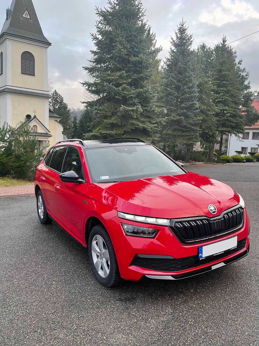 Wynajem samochodu do ślubu Skoda Kamiq Crossover z kierowca wesele