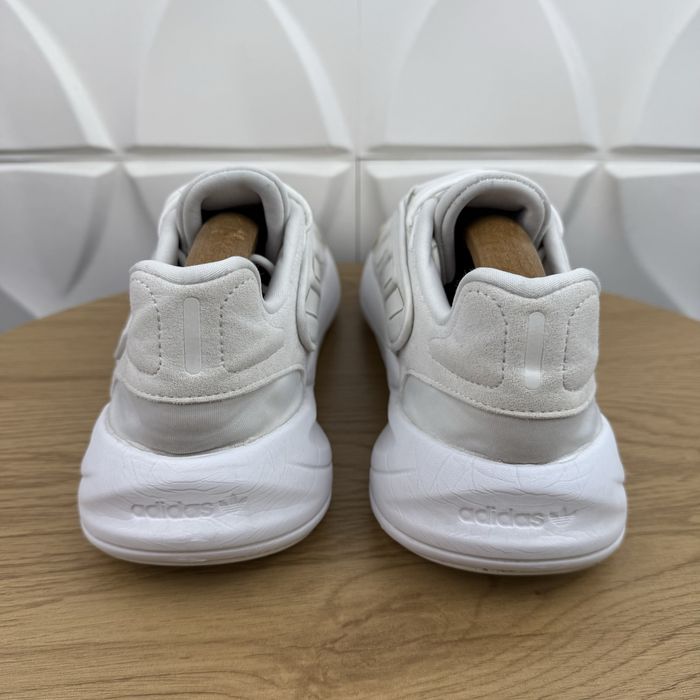 Оригінальні кросівки Adidas ozelia