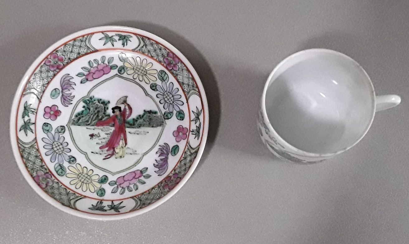 Antiga chávena de café com pires em porcelana Chinesa